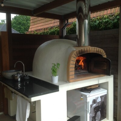 Pizzaovenfire.jpg